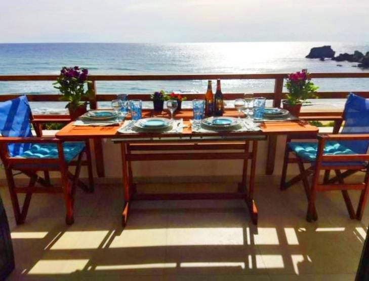 Waves Apartments Harmony Глифада Экстерьер фото