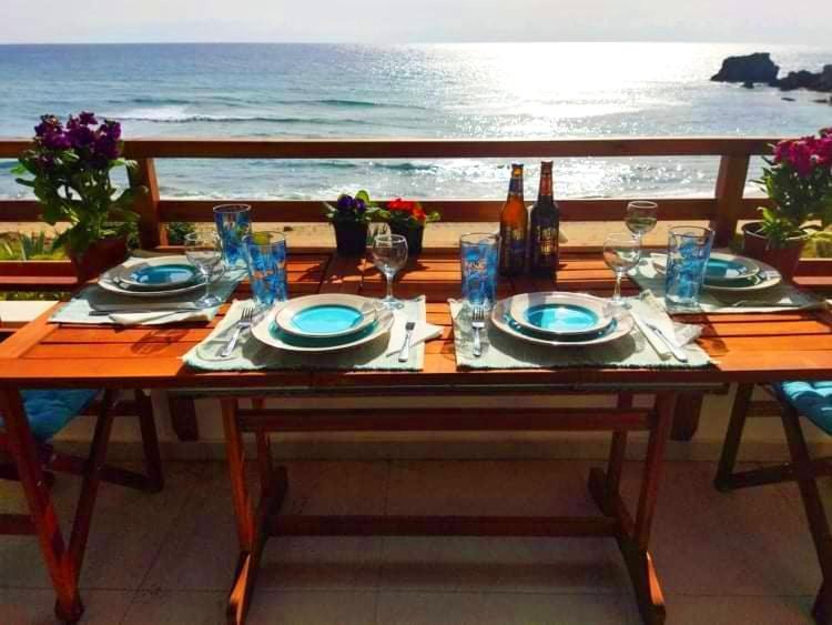 Waves Apartments Harmony Глифада Экстерьер фото