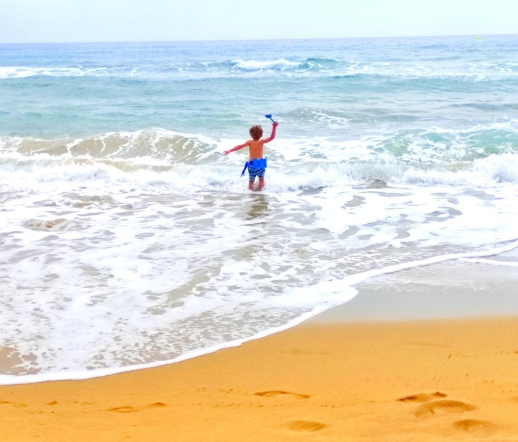 Waves Apartments Harmony Глифада Экстерьер фото