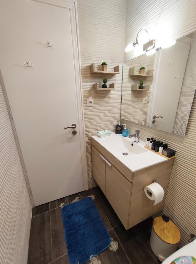 Waves Apartments Harmony Глифада Экстерьер фото